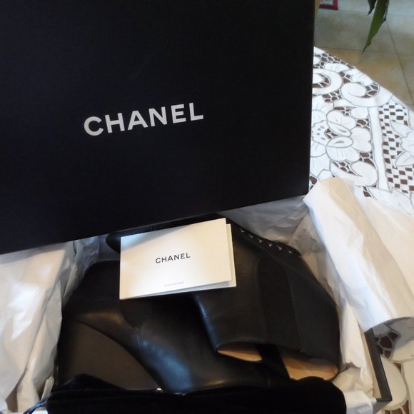 CHANEL Black Goatskin Leather Black Ankle Boots Size 37.5B - Picture 2 of 16